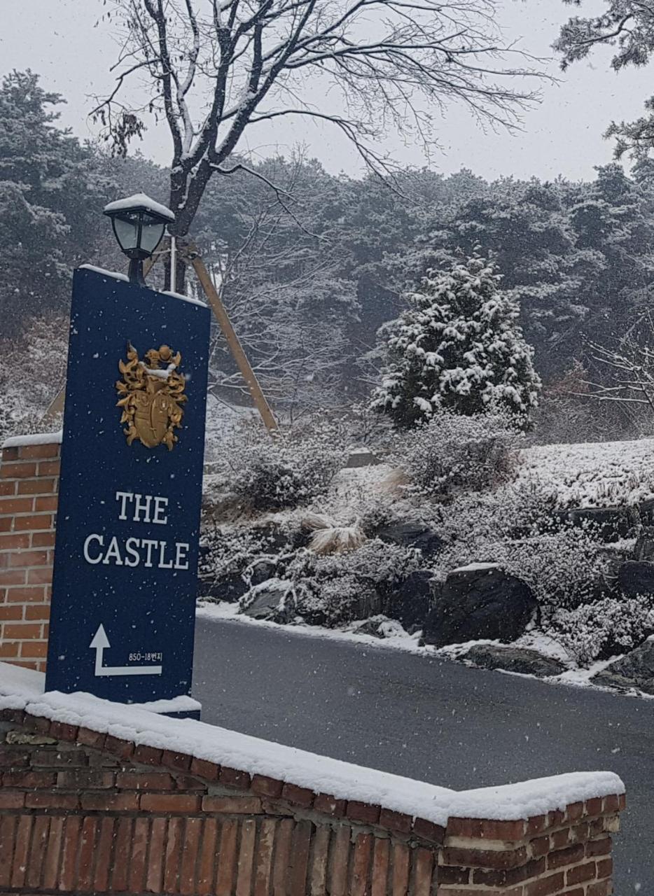 The Castle Stay Chuncheon Exterior photo